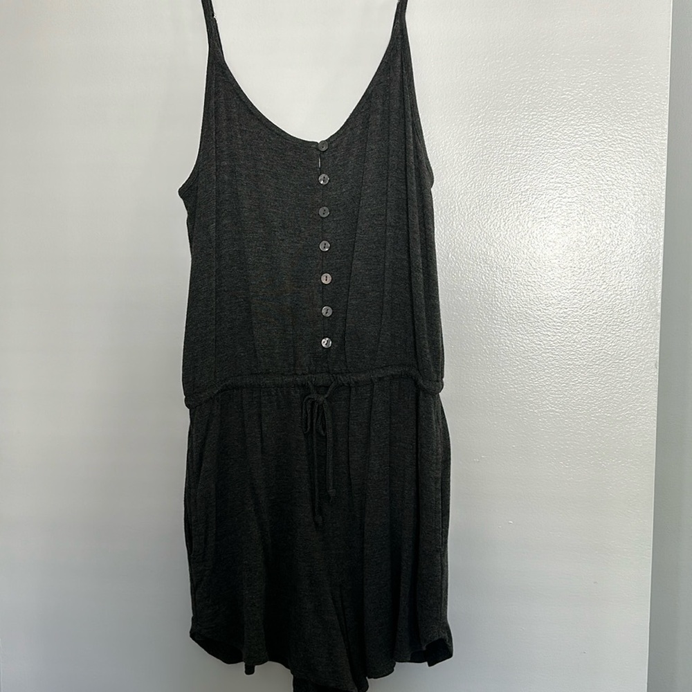 Heather grey romper Colsie size XS
